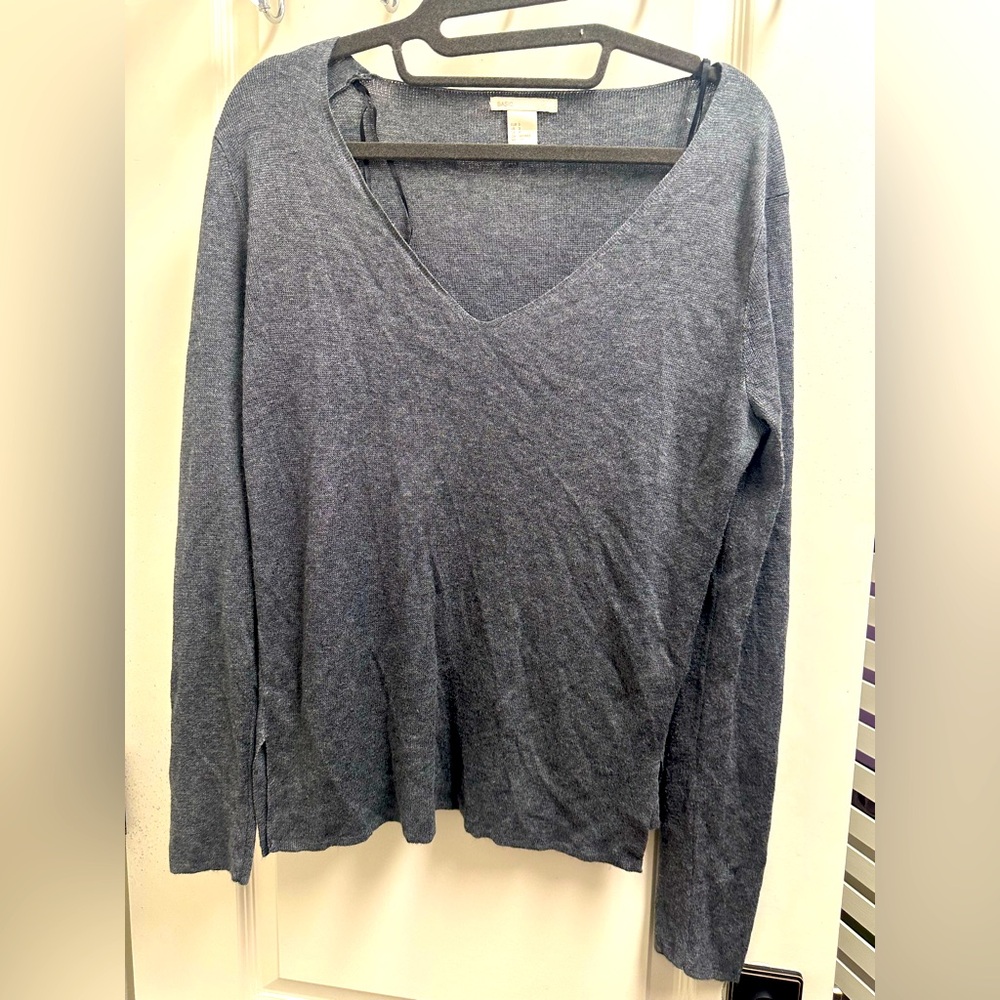 Women’s Long Sleeve V Neck Gray Sweater SZ S